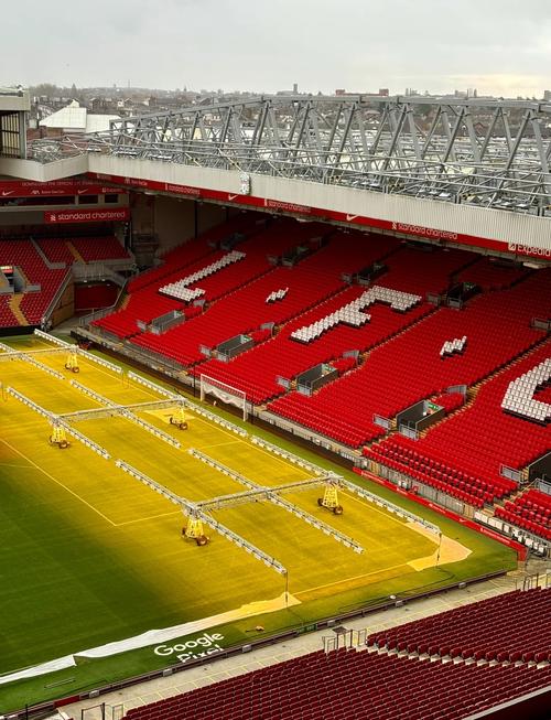 孔德数据：2次射门上演梅开二度好戏，97次传球3次抢断（孔德闪耀：两脚射门收获梅开二度，97次传球外加3次抢断）